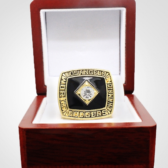 MLB Los Angeles Dodgers 1981 Championship Ring MLB Los Angeles Dodgers 1981 Championship Ring